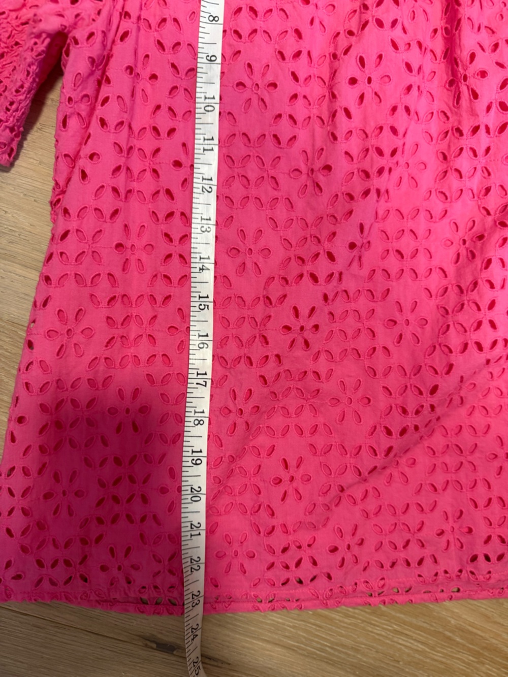 J. Crew Women’s Pink Eyelet Blouse with Ruffle Neck and Puff Sleeve Size M - Picture 6 of 7